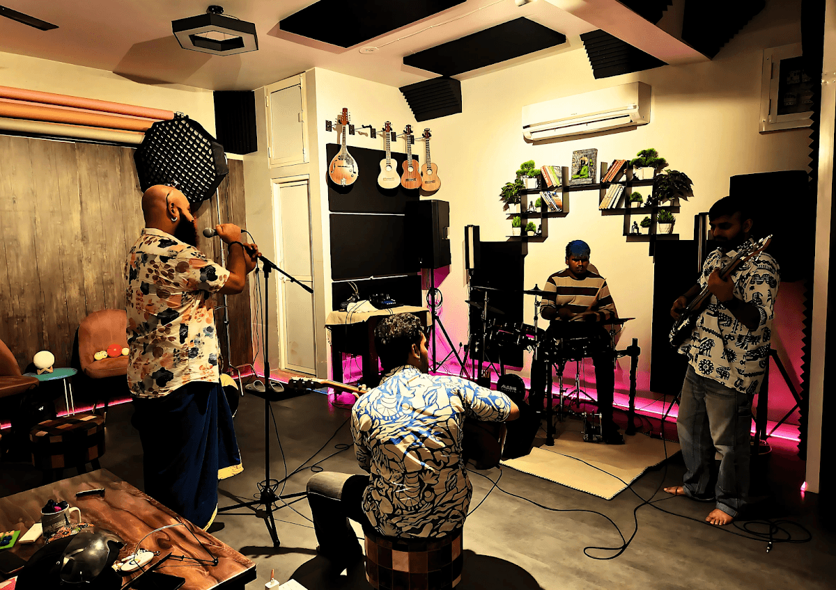 12Notez Music Studio and Jam Room | Best Music Studio in Jaipur - Recording studio in Arjun Nagar, Jaipur