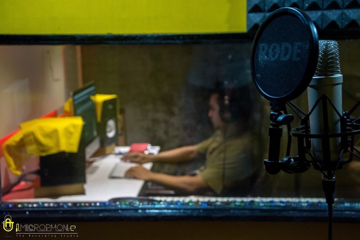 Microphone Recording Studio - Recording studio in Kothrud, Pune
