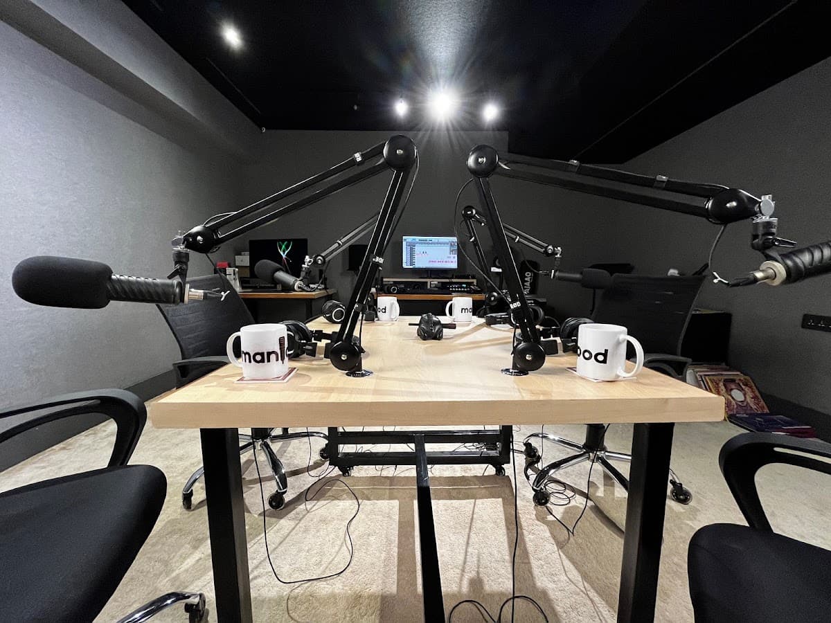Manicpod studios by Syno Media Pvt Ltd